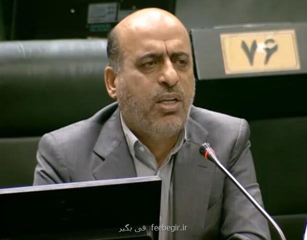 تا بستر سرمایه گذاری فراهم نشود مردم به هر قیمتی ارز موجود در بازار را به خانه می برند